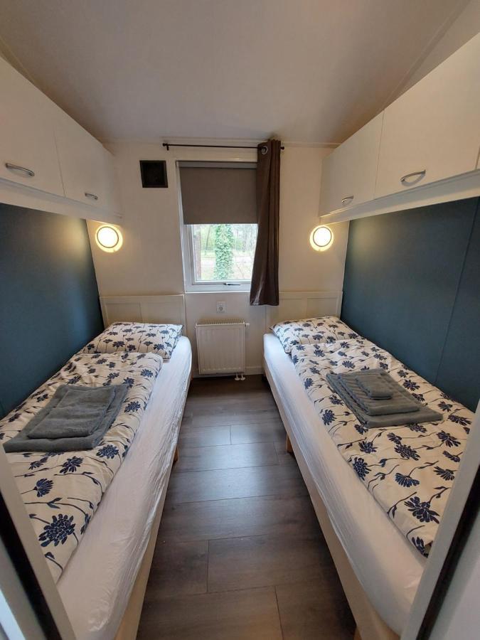 Modern En Chic Chalet Tot 4 Personen Op De Veluwe Recreatiepark De Oude Driest بوتِنْ المظهر الخارجي الصورة