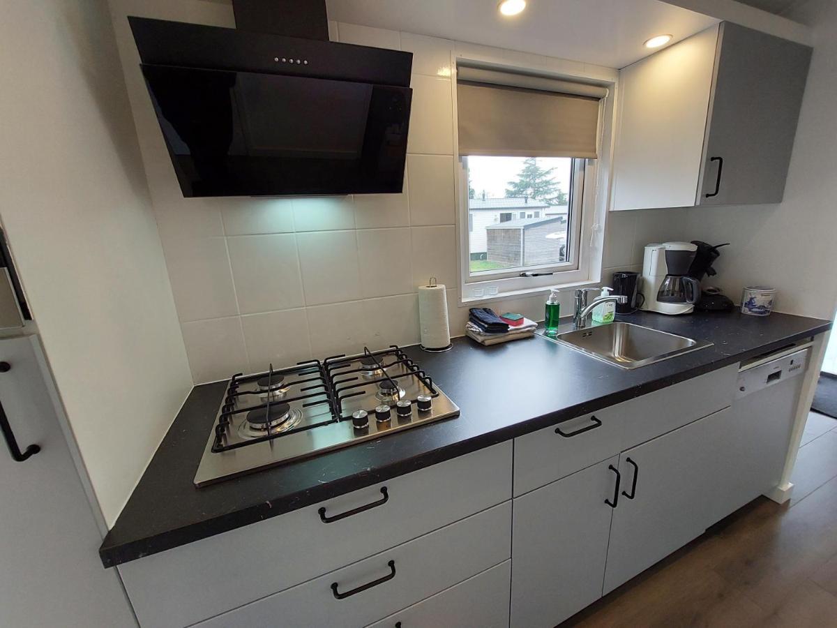 Modern En Chic Chalet Tot 4 Personen Op De Veluwe Recreatiepark De Oude Driest بوتِنْ المظهر الخارجي الصورة