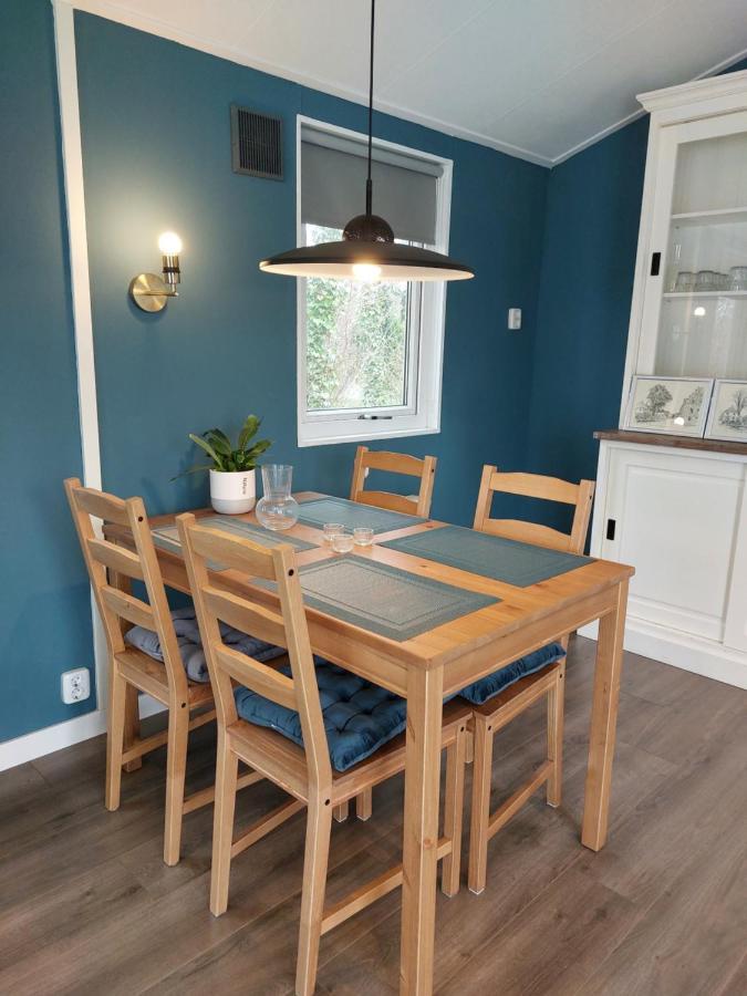 Modern En Chic Chalet Tot 4 Personen Op De Veluwe Recreatiepark De Oude Driest بوتِنْ المظهر الخارجي الصورة